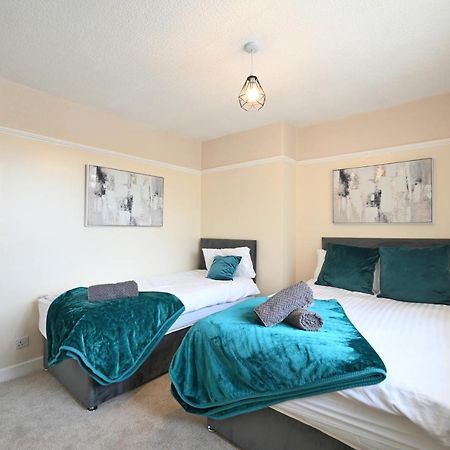 Willa Sleek And Stylish 3 Bed In Bolton - Garden - Parking Zewnętrze zdjęcie