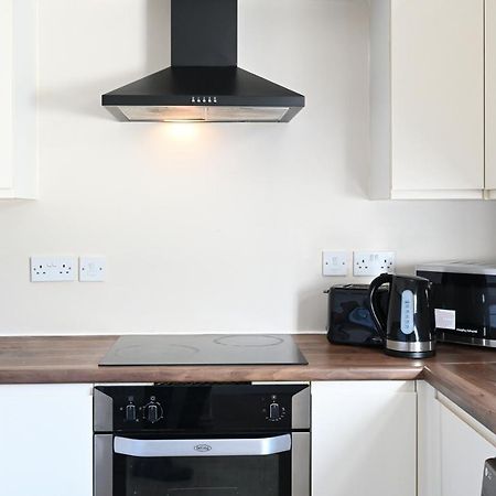 Willa Sleek And Stylish 3 Bed In Bolton - Garden - Parking Zewnętrze zdjęcie