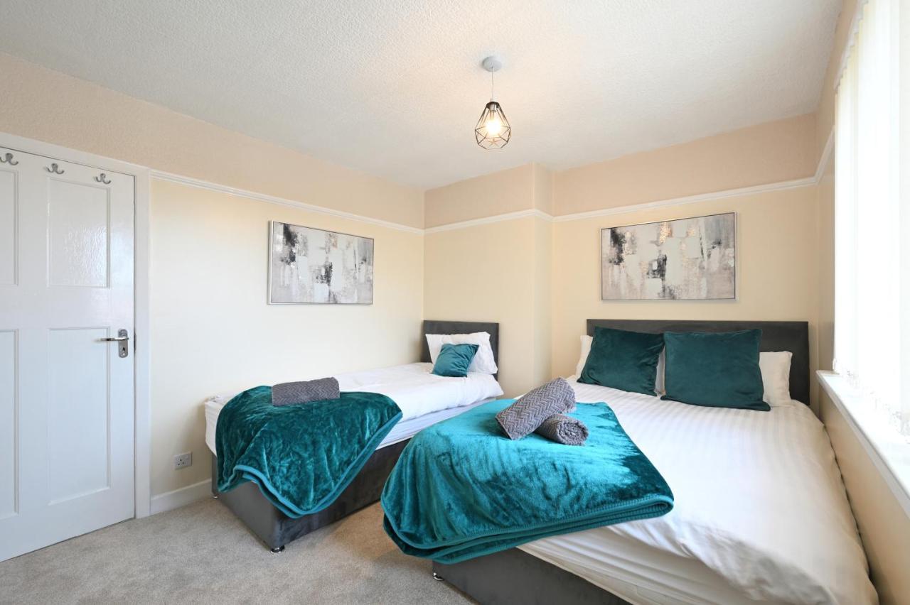 Willa Sleek And Stylish 3 Bed In Bolton - Garden - Parking Zewnętrze zdjęcie