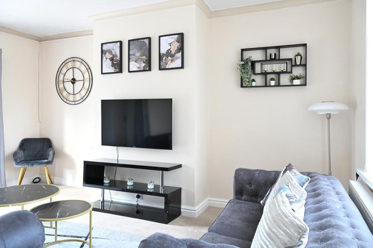 Willa Sleek And Stylish 3 Bed In Bolton - Garden - Parking Zewnętrze zdjęcie