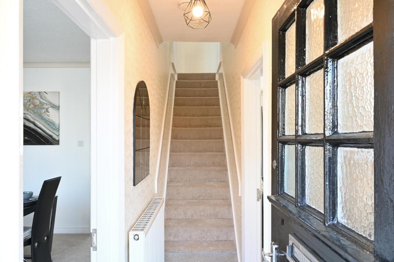 Willa Sleek And Stylish 3 Bed In Bolton - Garden - Parking Zewnętrze zdjęcie