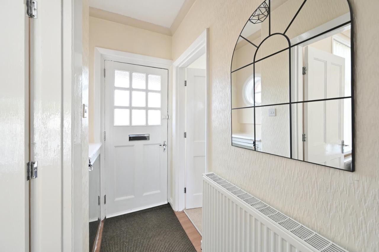 Willa Sleek And Stylish 3 Bed In Bolton - Garden - Parking Zewnętrze zdjęcie